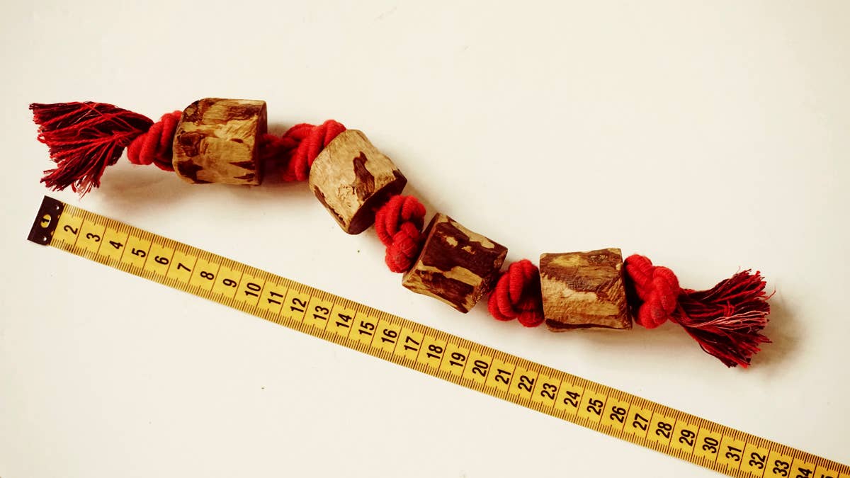 Jouet Écologique en Bois d'Olivier – Durable & Naturel pour Bouledogues